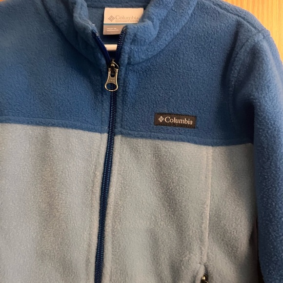 Columbia Two-Tone Blue Fleece Jacket - Picture 2 of 4